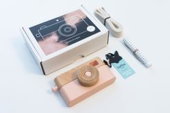 Detský drevený fotoaparát PixFox ružový by Craffox